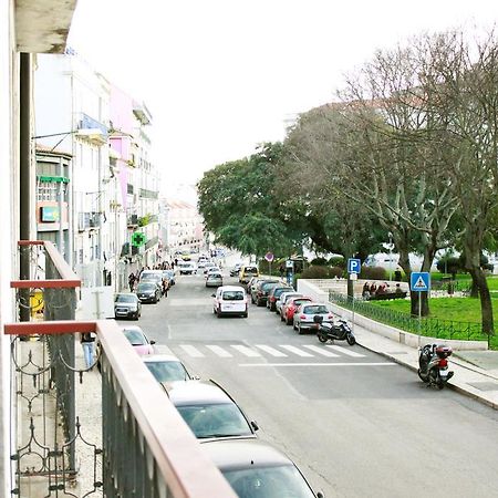 Joivy Modern 1-Bed Apt With Terrace, Moments From Sao Bento Palace Lisboa Εξωτερικό φωτογραφία