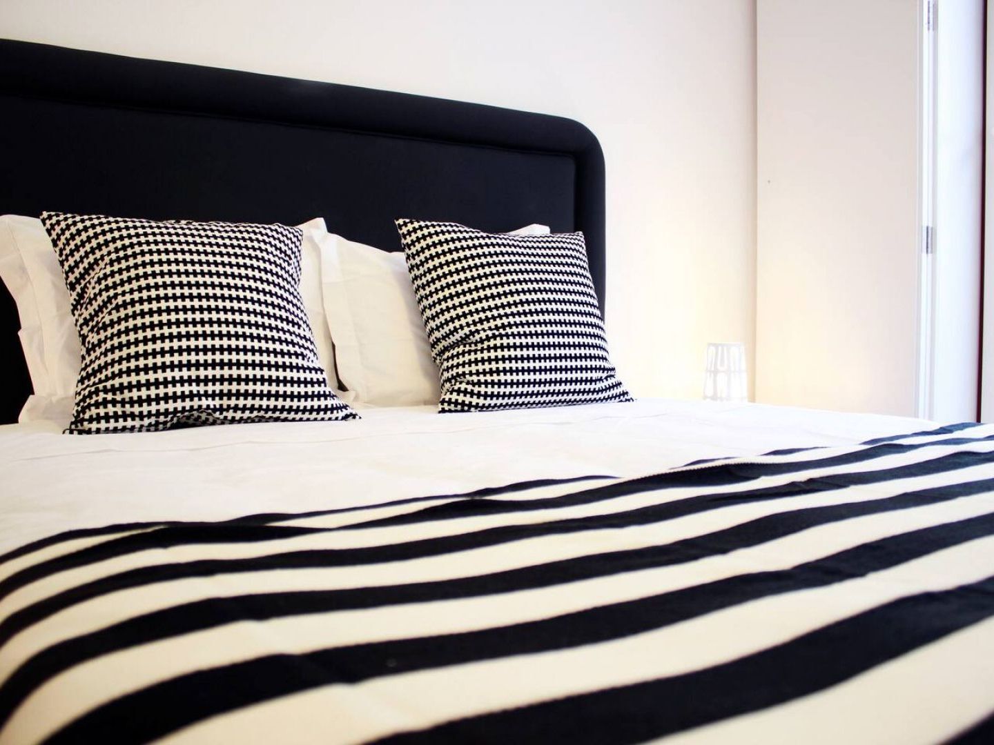 Joivy Modern 1-Bed Apt With Terrace, Moments From Sao Bento Palace Lisboa Εξωτερικό φωτογραφία